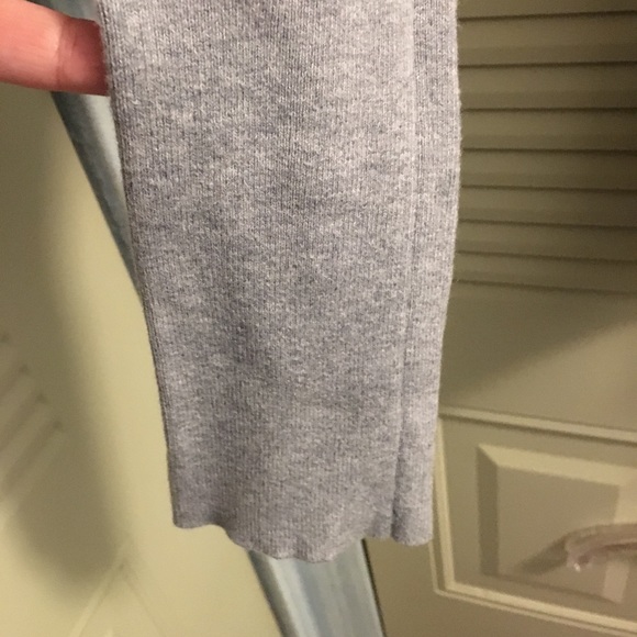 Victoria’s Secret Cashmere V-Neck Top - Picture 3 of 3